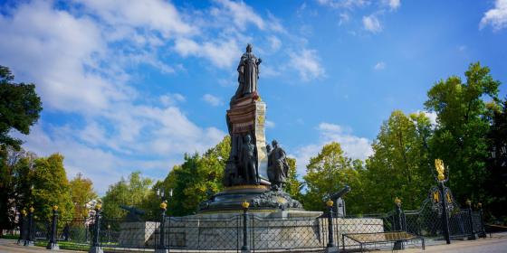 Екатерининский сквер в Краснодаре, Войсковой Храм Александра Невского