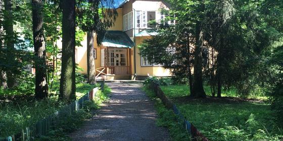 Один день в Переделкине: к кому сходить в гости