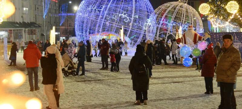 Открытие главной городской елки «Новогодние чудеса от Деда Мороза» — фото 3