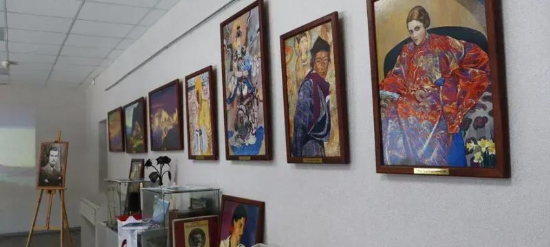 Выставка репродукций картин С.В. Рериха «Свет культуры проходит через сердце» — фото 1