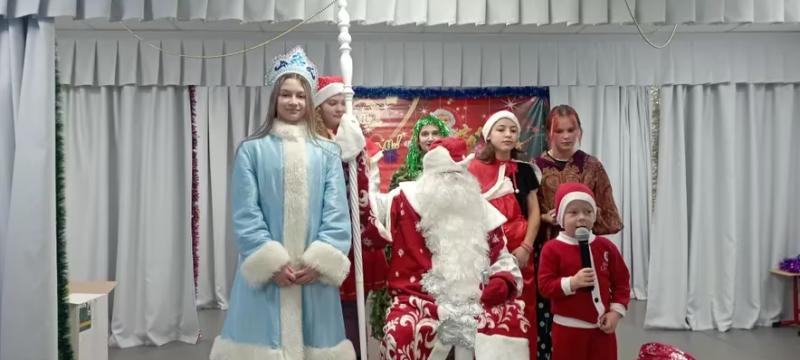 «Новогодний хоровод» игровое новогоднее представление — фото 1